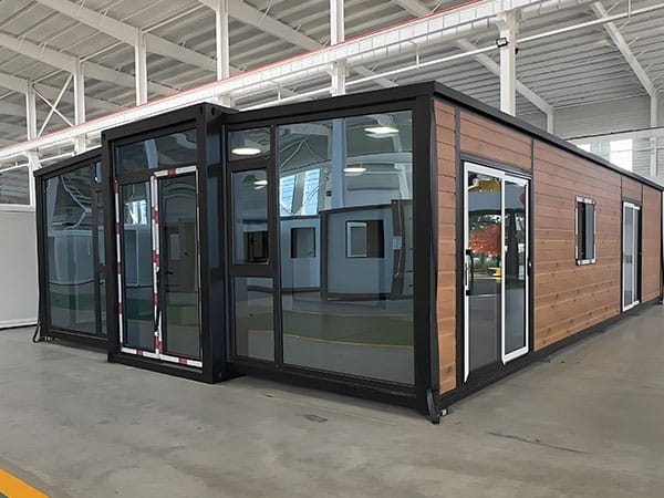 The Kookaburra — 40ft Expandable